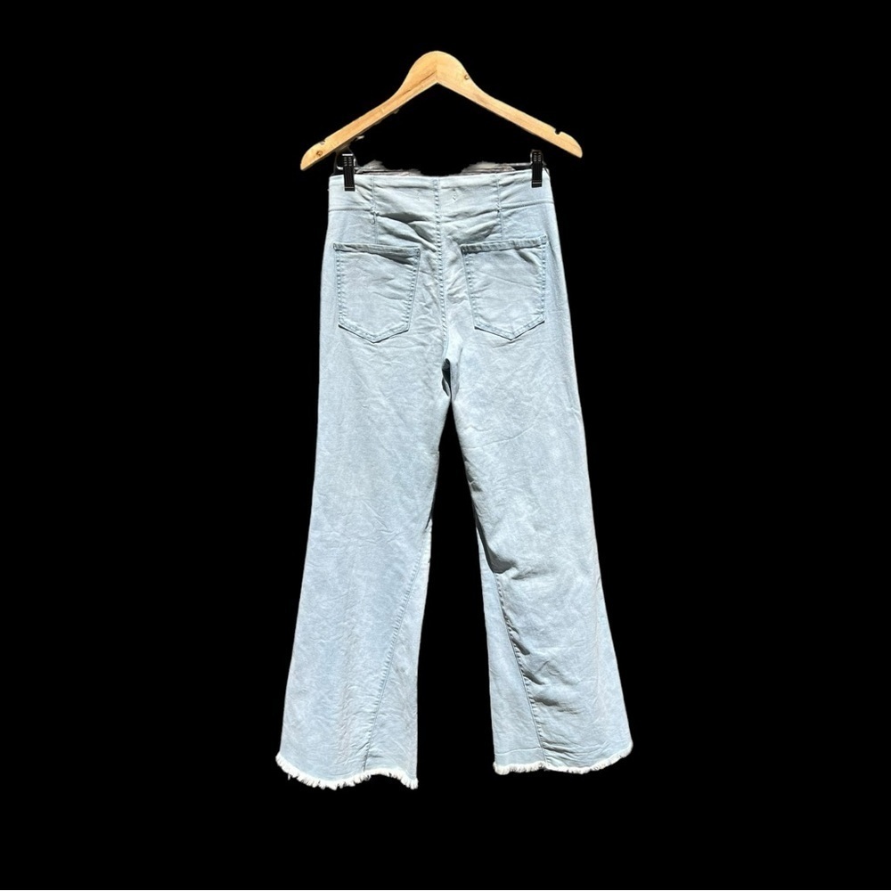 🌻Free People Light Wash Stretch Flare Raw Hem Jeans Size 28 - Picture 5 of 11